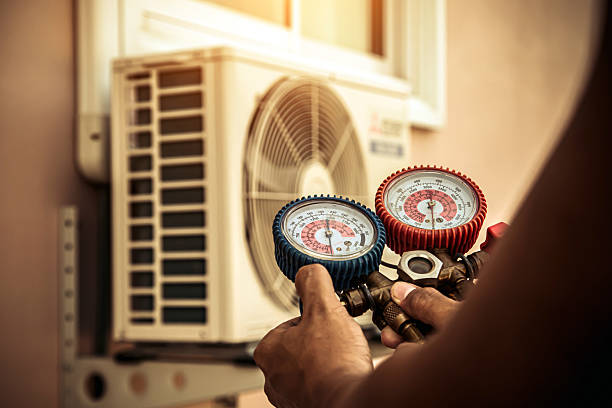 Professional Hvac technician working in Bernhards Bay, NY